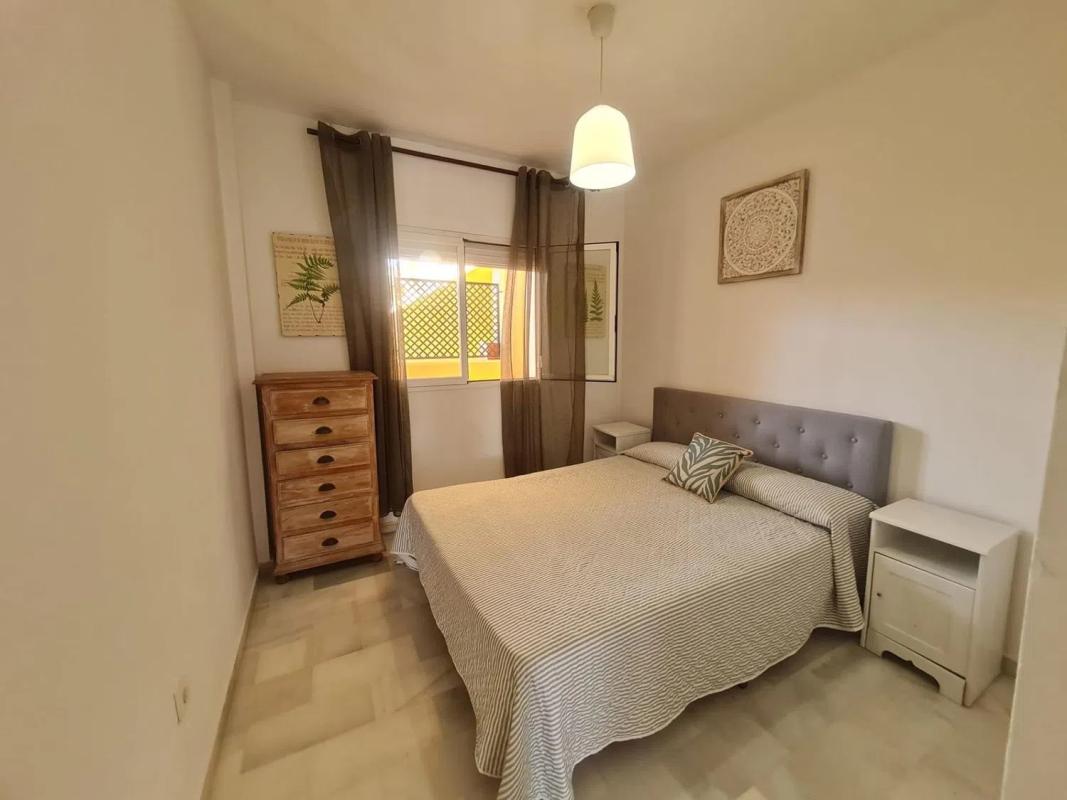 Sale of apartment in Avenida de los Andaluces, Estepona
photo 3