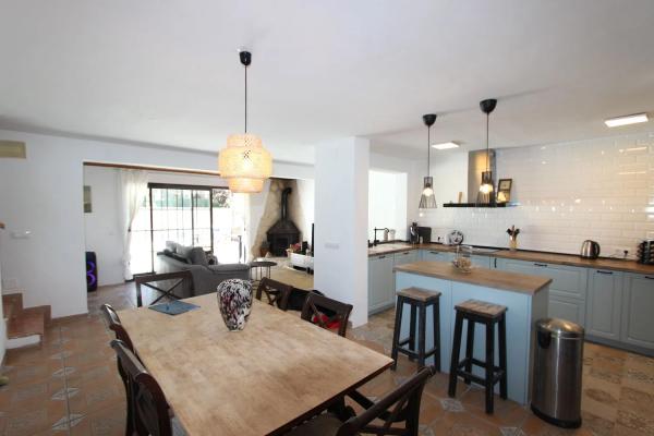 Wolnostojąca willa na sprzedaż w  Calle del Sueño, Estepona photo 1