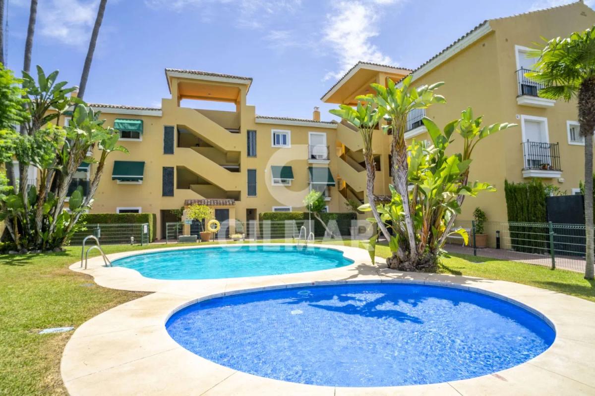 Sale of apartment in Avenida de los Andaluces, Estepona
photo 2