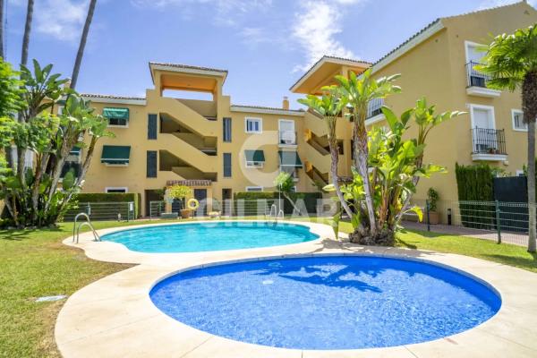 Apartment for sale in  Avenida de los Andaluces, Estepona photo 2