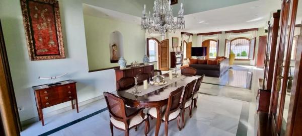 Detached villa for sale in  Calle de Málaga, Fuengirola photo 4