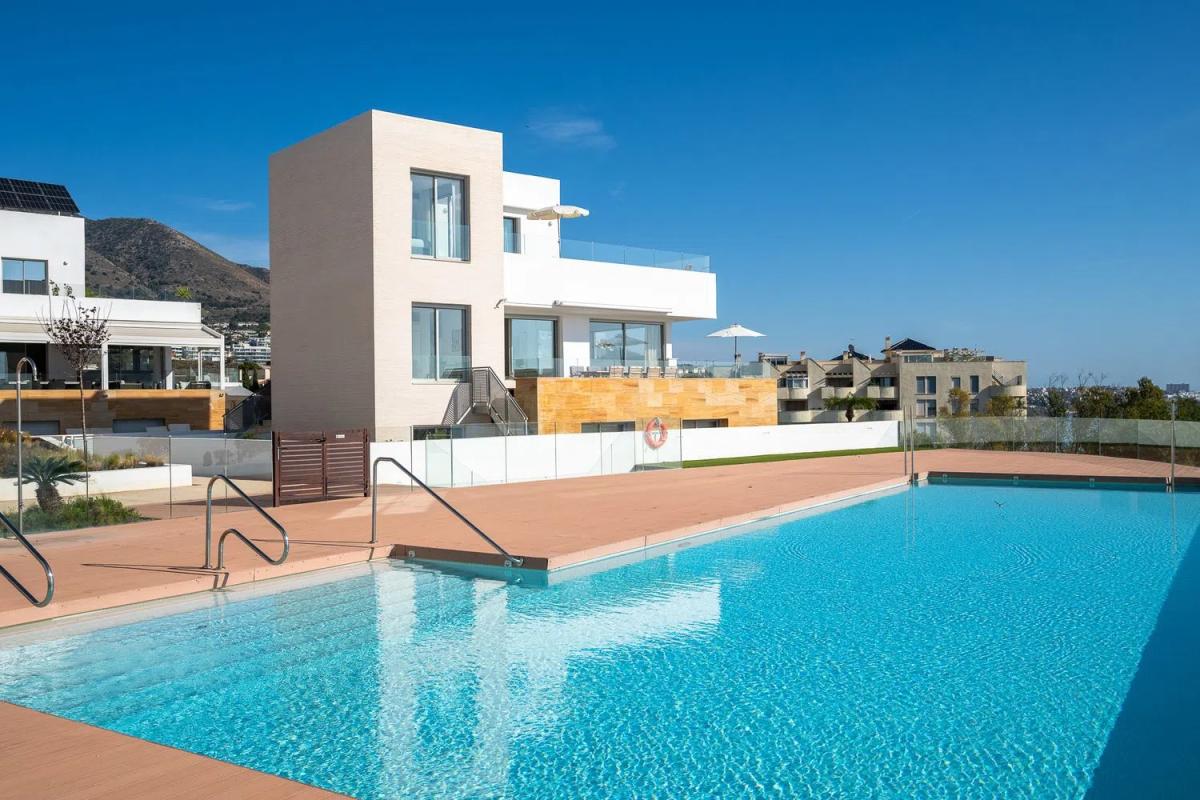 Sale of independent chalet in Calle las Malvas, Fuengirola
photo 3