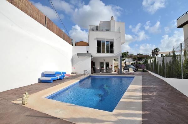 Wolnostojąca willa na sprzedaż w Calle las Palmas, Fuengirola photo 1