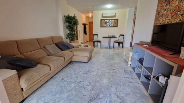 Piso en venta en  Calle San Miguel, Fuengirola photo 1