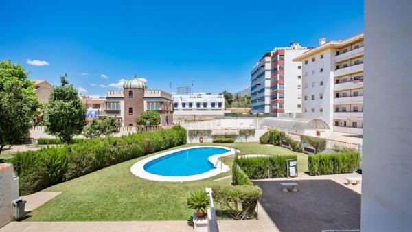 Piso en venta en Calle Pablo Romero, 15, Fuengirola photo 1