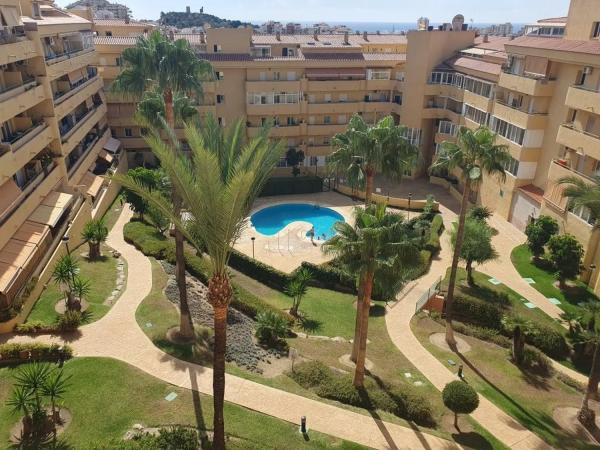 Piso en venta en  Los Pacos, Fuengirola photo 1