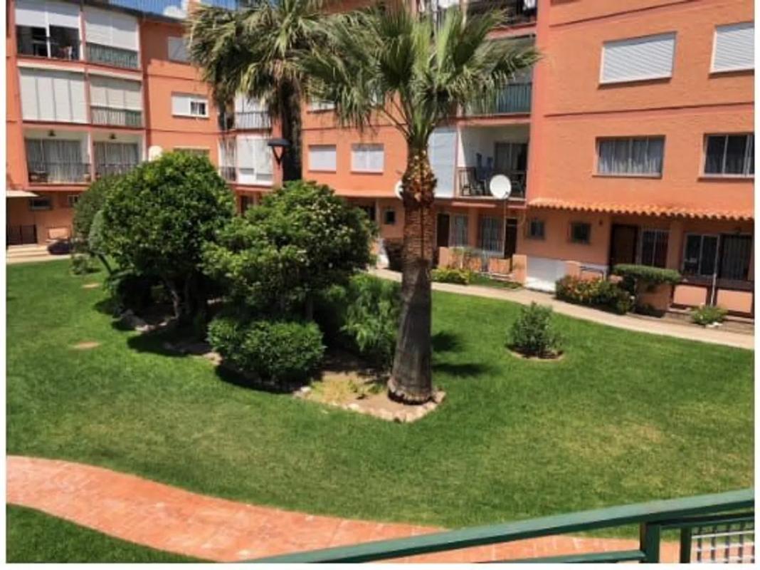 Sale of apartment in Calle Orquídea, Fuengirola
photo 3