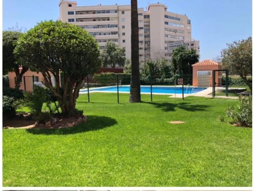 Sale of apartment in Avenida de las Gaviotas, Fuengirola
photo 2