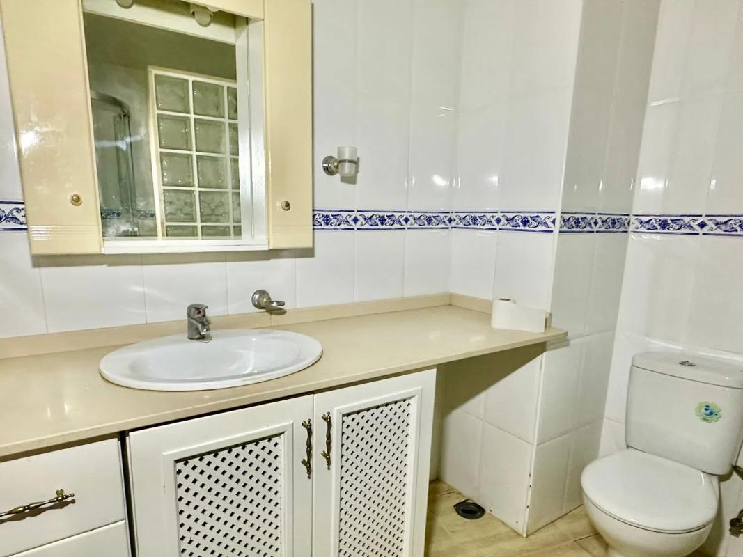 Sale of apartment in Avenida Carvajal, Fuengirola
photo 4
