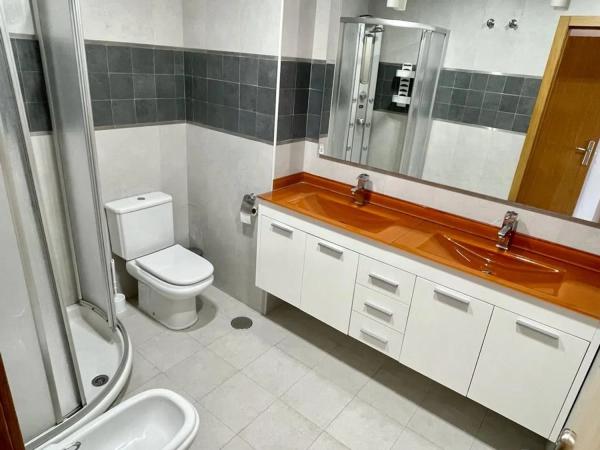 Apartment for sale in  Calle Sierra de Cazorla, Fuengirola photo 4