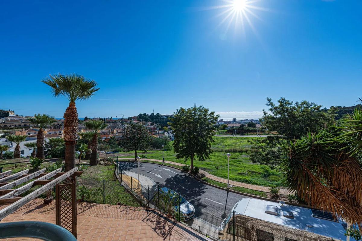 Sale of apartment in Calle Maria de las Mercedes, Fuengirola
 photo 2