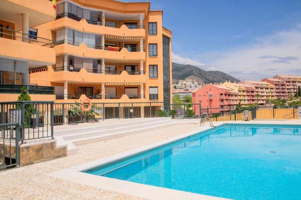 Piso en venta en  Calle Maria de las Mercedes, 1, Fuengirola photo 1