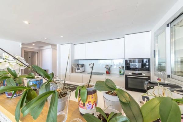 Apartment for sale in  Las Gaviotas, Fuengirola photo 4