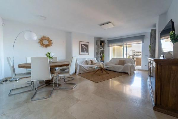 Apartment for sale in  Las Gaviotas, Fuengirola photo 1
