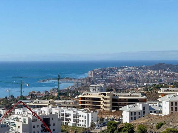 Apartment for sale in  Las Gaviotas, Fuengirola photo 2