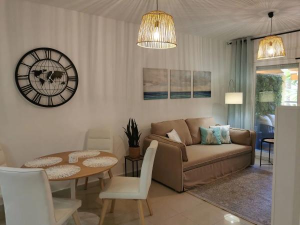 Piso en venta en  Calle Nenufar, 6, Fuengirola photo 1