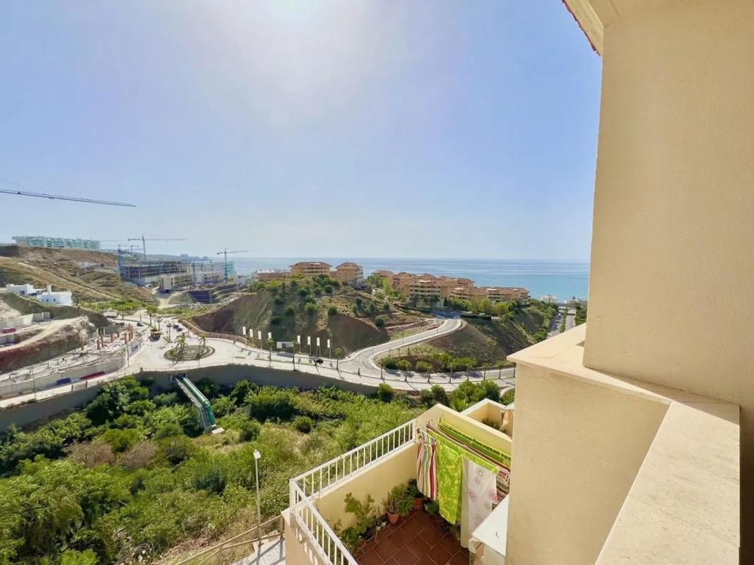 Продажа квартиры на Calle Perdices, Фуэнхирола
photo 2