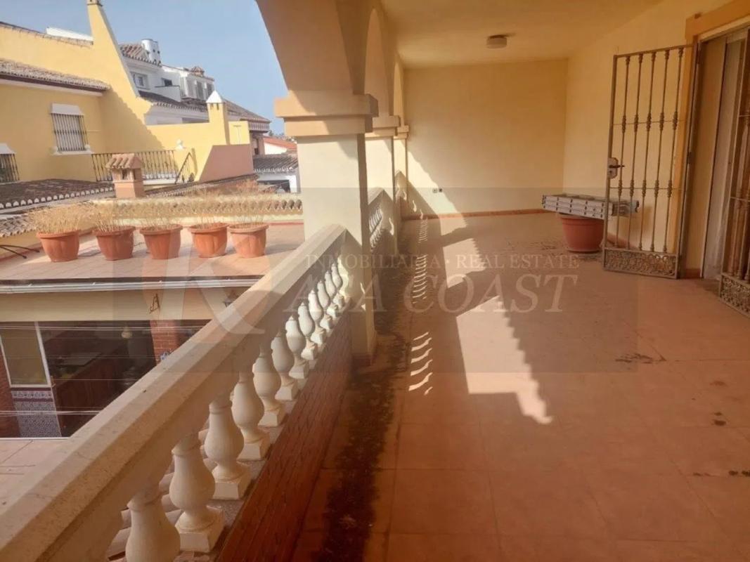 Продажа отдельного шале в  Los Pacos, Фуэнхирола photo 2