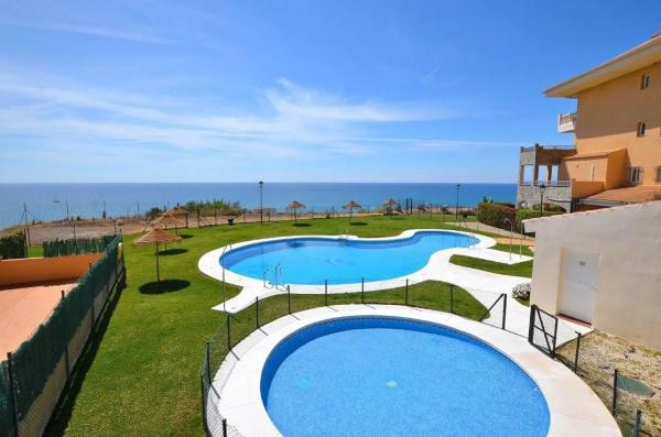 Apartment for sale in  Las Gaviotas, Fuengirola photo 1