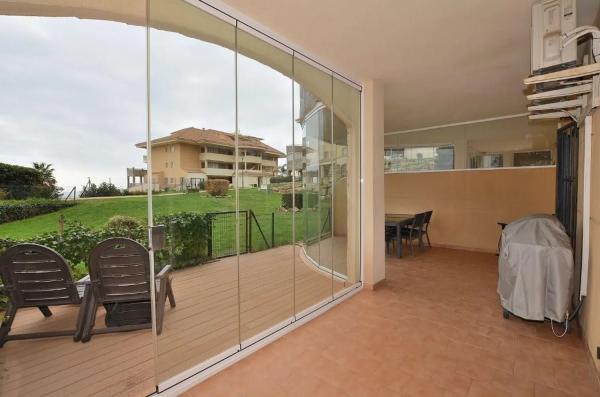 Apartment for sale in  Las Gaviotas, Fuengirola photo 2