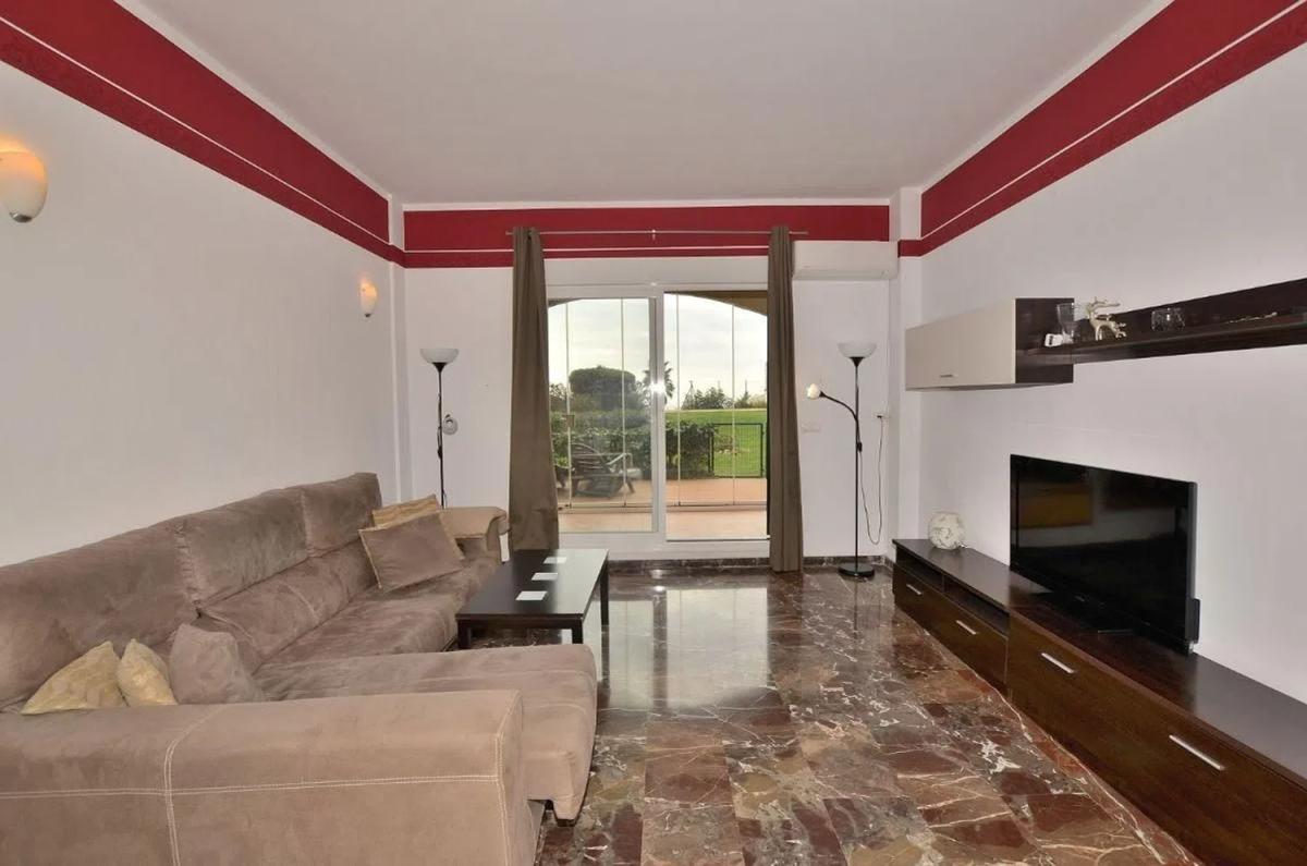Sale of apartment in Las Gaviotas, Fuengirola
 photo 4