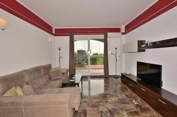 Apartment for sale in  Las Gaviotas, Fuengirola photo 4