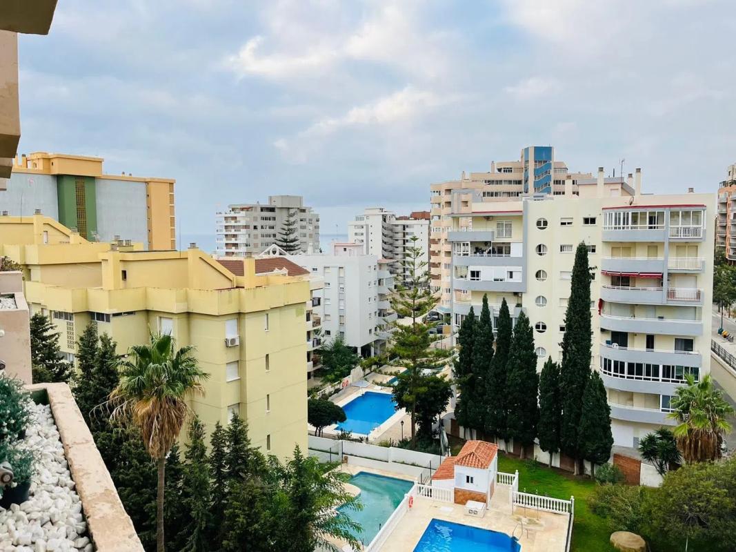 Sale of apartment in Camino del Antiguo Ferrocarril, Fuengirola
photo 3