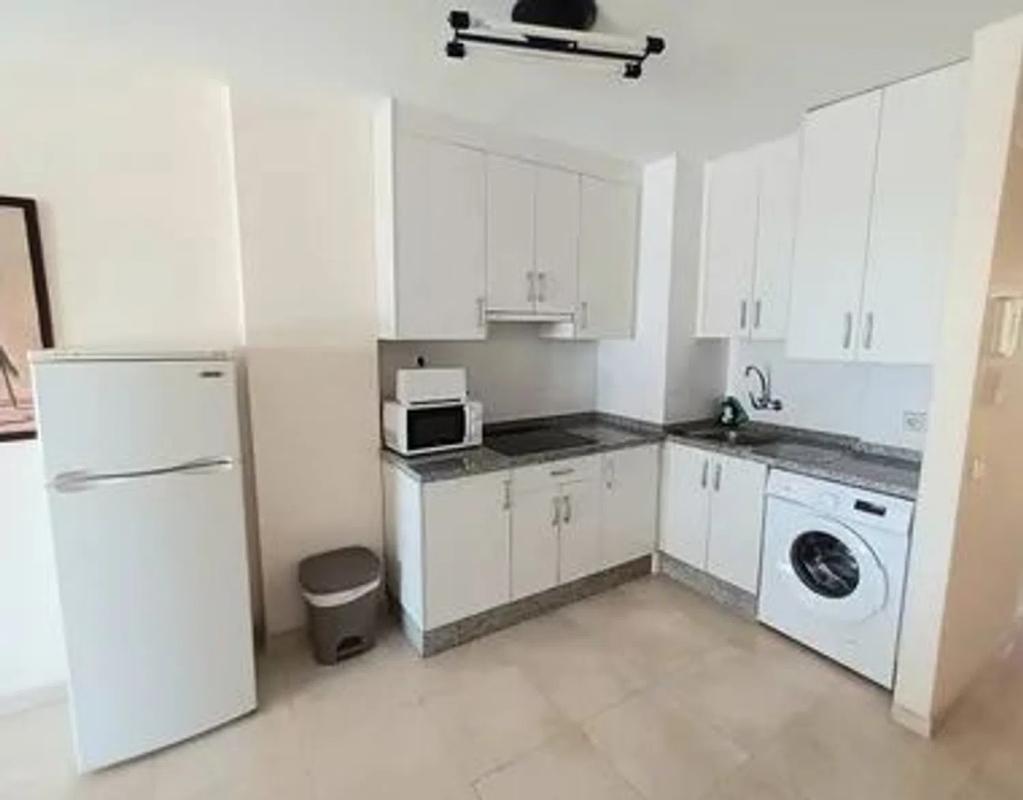 Продажа квартиры на Avenida Santa Amalia, Фуэнхирола
photo 3