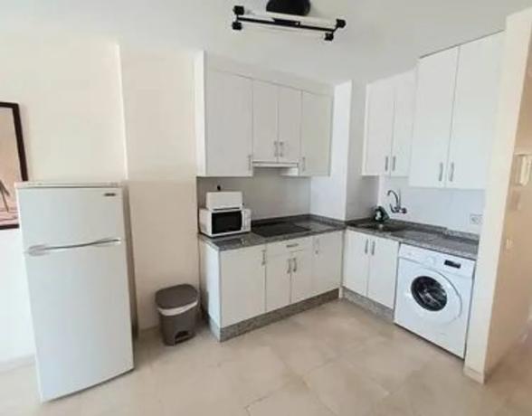 Piso en venta en  Avenida Santa Amalia, Fuengirola photo 3