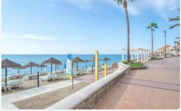 Mieszkanie na sprzedaż w Paseo Marítimo Rey de España, Fuengirola photo 1