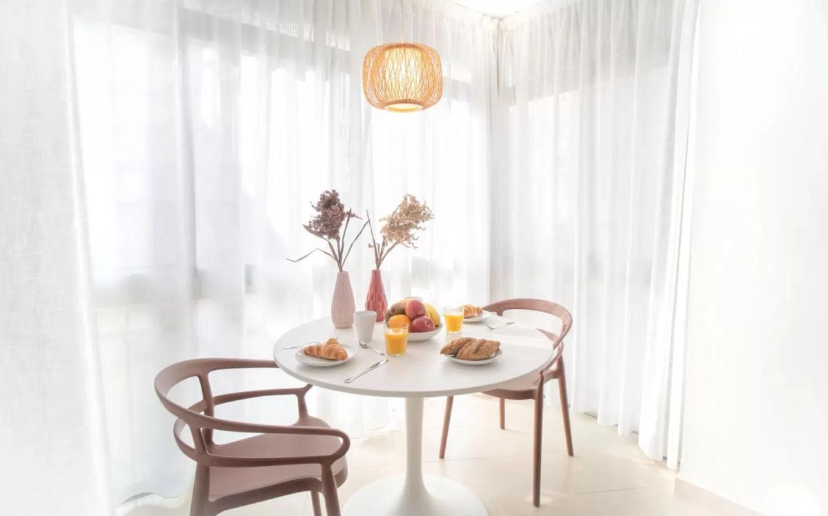 Продажа студии в Avenida Santa Amalia, Фуэнхирола photo 1