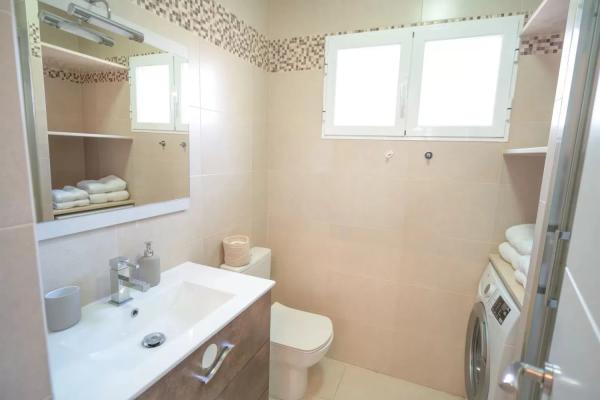 Studio for sale in Avenida Santa Amalia, Fuengirola photo 4