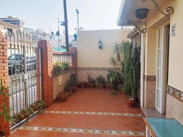 Коттедж на продажу в Avenida los Pacos s/n, Фуэнхирола photo 1