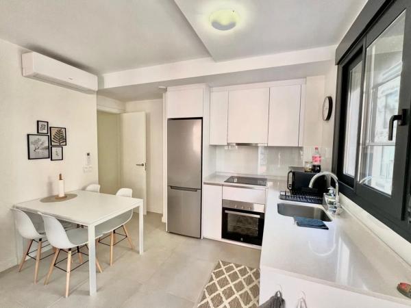 Piso en venta en  Calle Tolox, Fuengirola photo 1