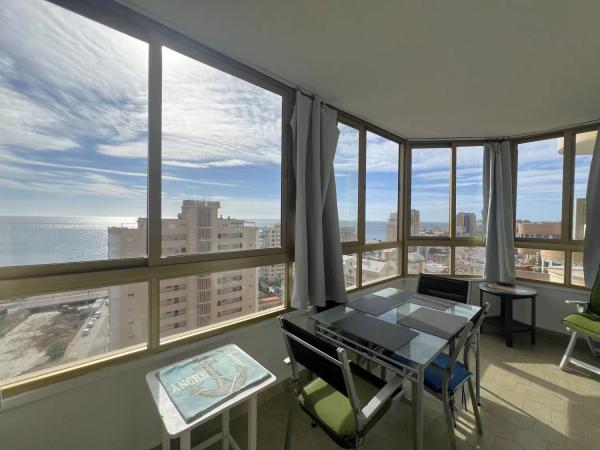 Piso en venta en Avenida Nuestro Padre Jesús Cautivo, Fuengirola photo 1