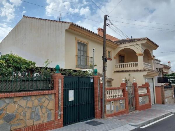 Коттедж на продажу в Calle Triguero, Фуэнхирола photo 1