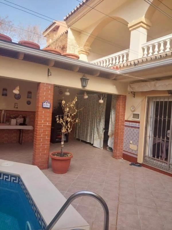 Продажа отдельного шале в  Calle Triguero, Фуэнхирола photo 4