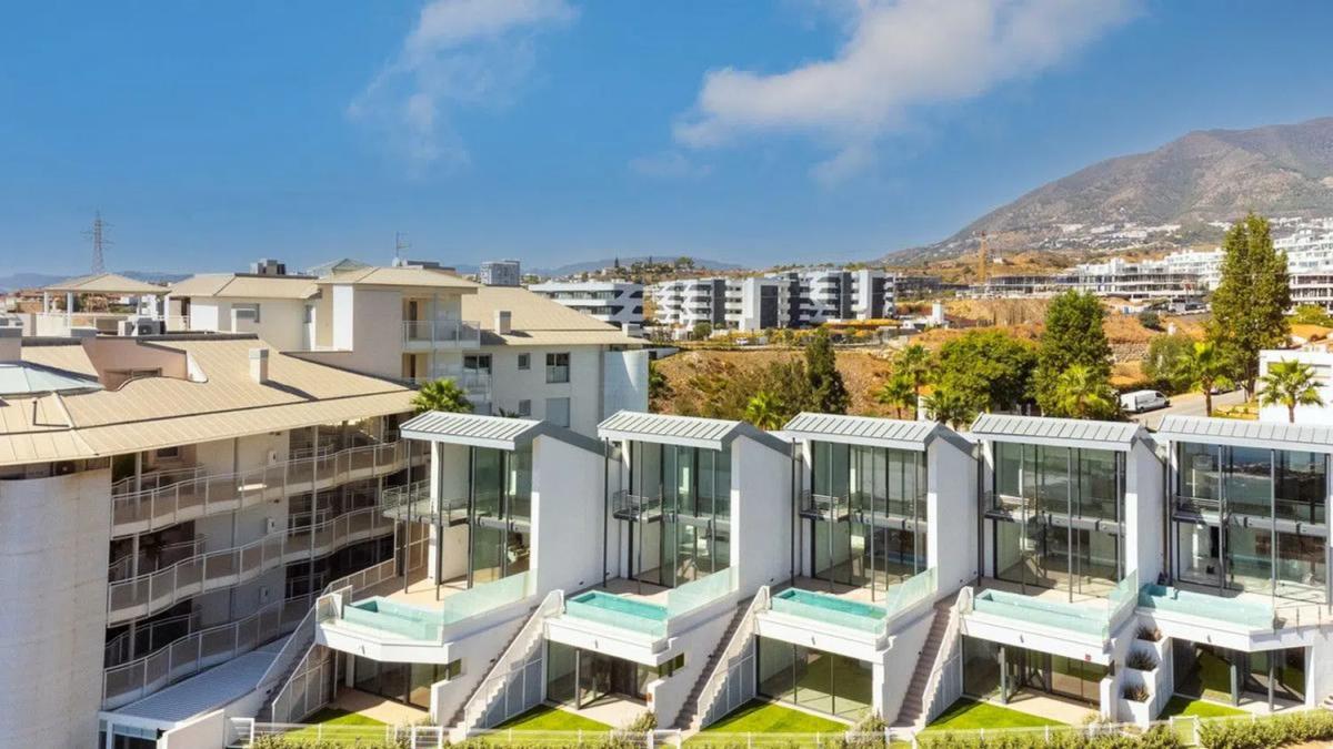 Sale of independent chalet in Avenida del Higuerón, Fuengirola
 photo 2