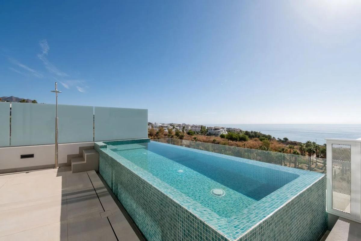 Sale of independent chalet in Avenida del Higuerón, Fuengirola
 photo 5