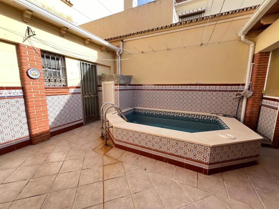 Продажа отдельного шале в Los Pacos, Фуэнхирола photo 4