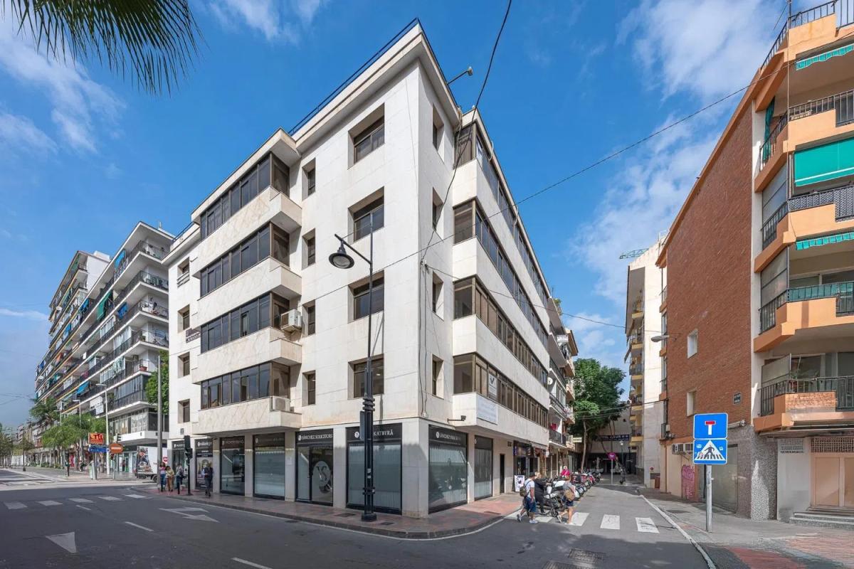 Sprzedaż mieszkania w Avenida Ramón y Cajal, Fuengirola
photo 1
