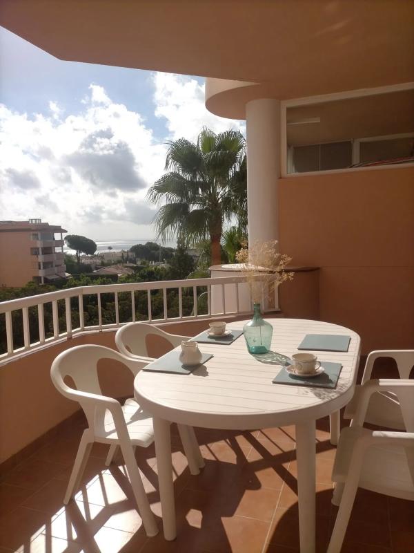 Sale of apartment in Calle Castaño, 40, Fuengirola
photo 1