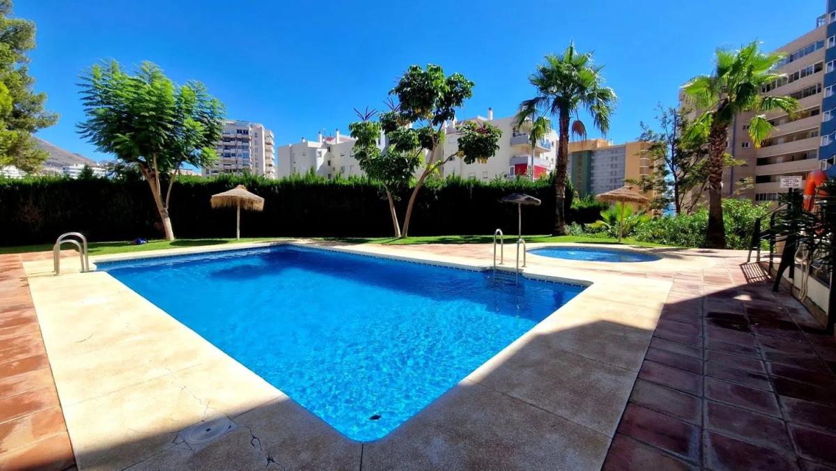Sale of apartment in Camino del Antiguo Ferrocarril, Fuengirola
photo 2
