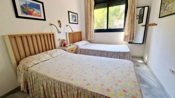 Apartment for sale in  Camino del Antiguo Ferrocarril, Fuengirola photo 4
