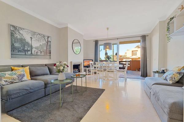 Apartment for sale in Calle del Pardillo, Fuengirola thumbnail 1