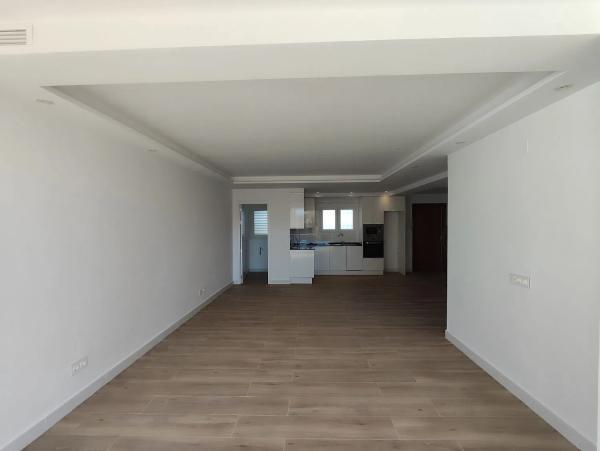 Mieszkanie na sprzedaż w  Avenida Ramón y Cajal, Fuengirola photo 4