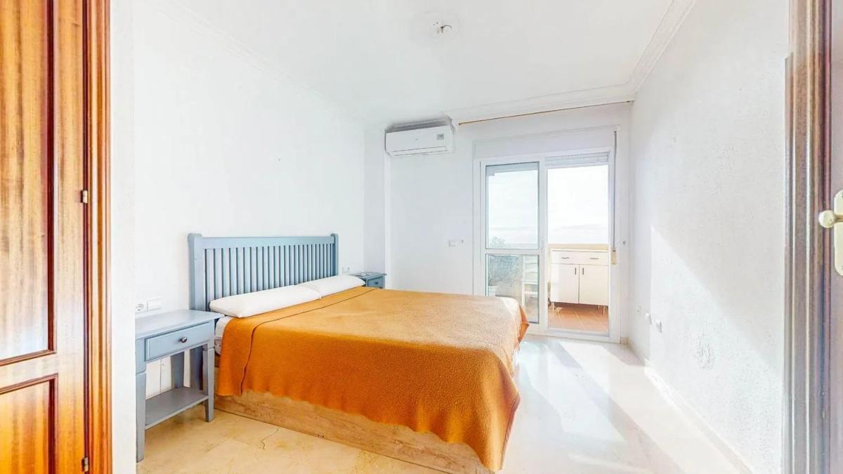 Sale of apartment in Paseo Marítimo Rey de España, 150, Fuengirola
photo 3