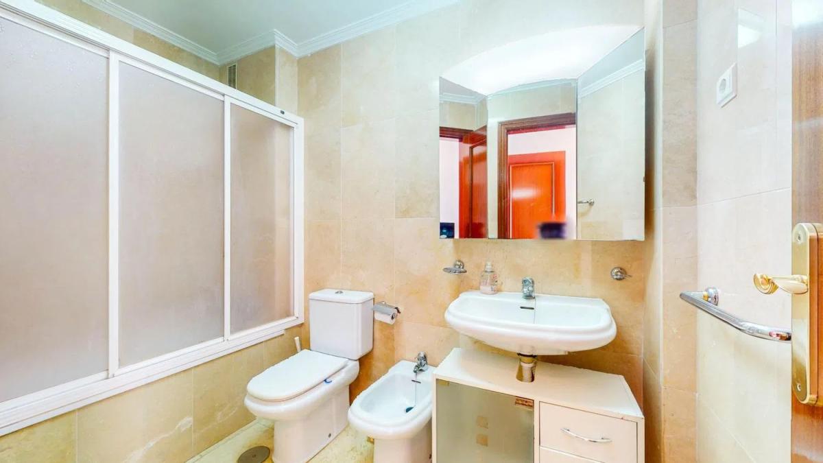 Sale of apartment in Paseo Marítimo Rey de España, 150, Fuengirola
photo 5
