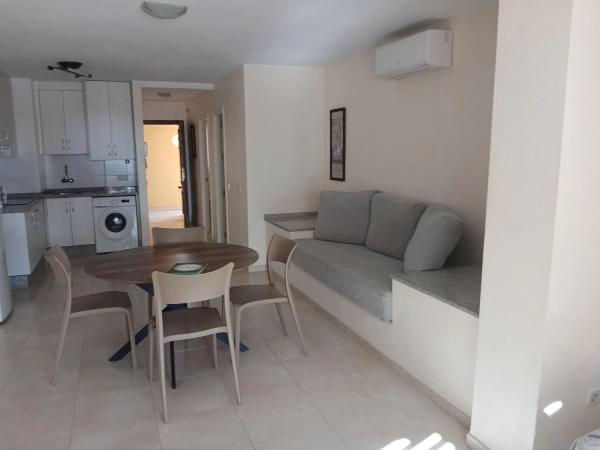 Продажа квартиры в Calle Huesca, 3, Фуэнхирола thumbnail 1