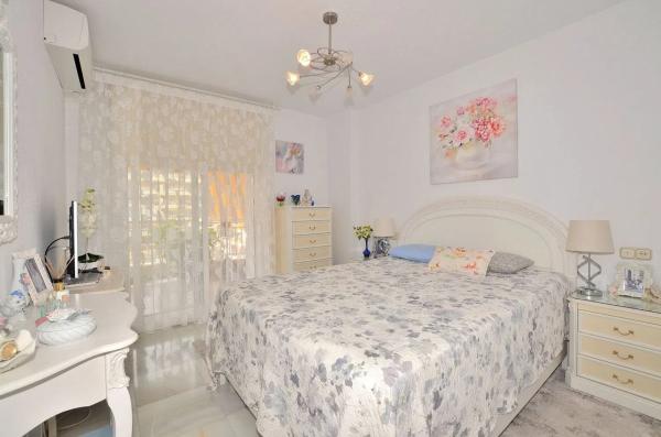 Piso en venta en  Calle Santa Rosa, Fuengirola photo 4
